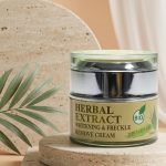 Crème Clarifiante Anti-Taches aux Extraits de Plantes — Kowo